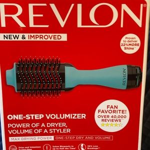 NIB Revlon One-Step hair dryer and volumizer. Mint green-blue color.
